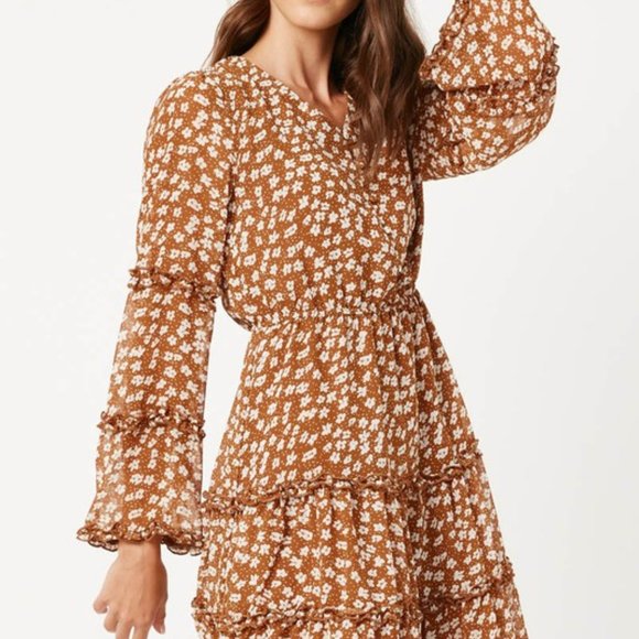 Piper Floral Trumpet Sleeve Dress - Picture 3 of 6